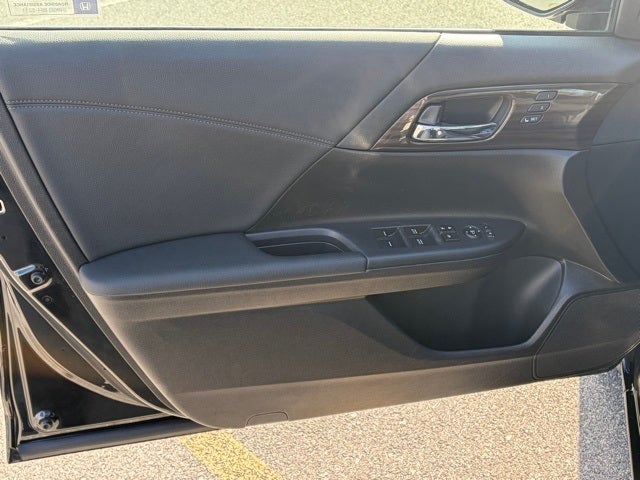 2017 Honda Accord EX-L w/Navigation and Honda Sensing