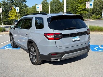 2024 Honda Pilot Touring AWD