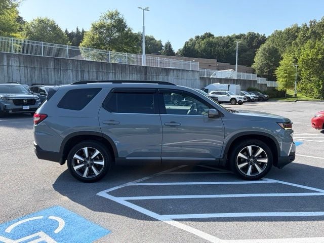 2024 Honda Pilot Touring AWD