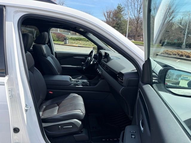 2025 Honda Pilot AWD Black Edition