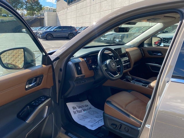 2023 Nissan Pathfinder Platinum