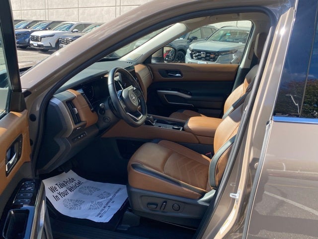 2023 Nissan Pathfinder Platinum