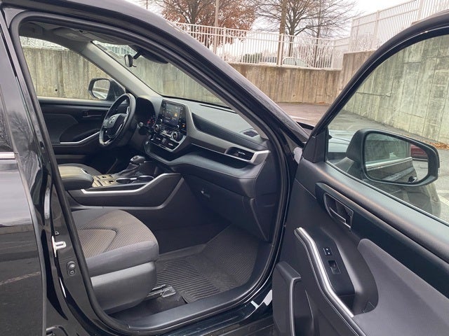 2021 Toyota Highlander LE