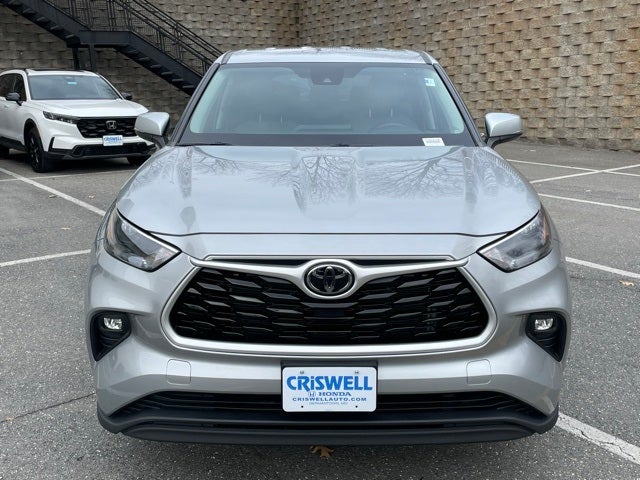 2023 Toyota Highlander LE 8 Passenger
