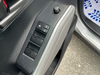 2023 Toyota Highlander LE 8 Passenger