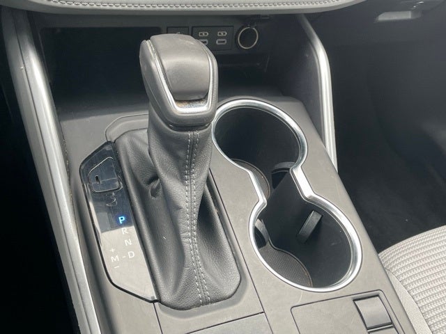 2023 Toyota Highlander LE 8 Passenger