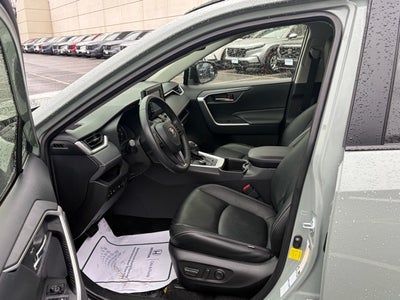 2022 Toyota RAV4 Hybrid XLE