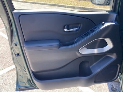 2025 Nissan Frontier Crew Cab SV