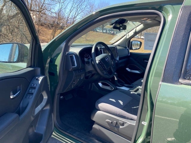 2025 Nissan Frontier Crew Cab SV