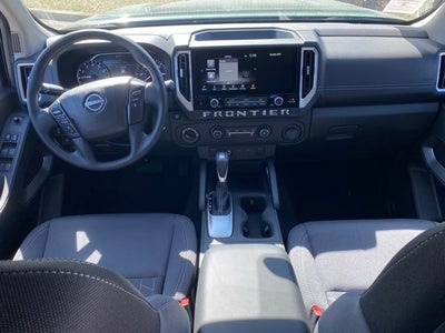 2025 Nissan Frontier Crew Cab SV