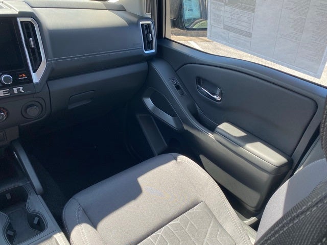 2025 Nissan Frontier Crew Cab SV