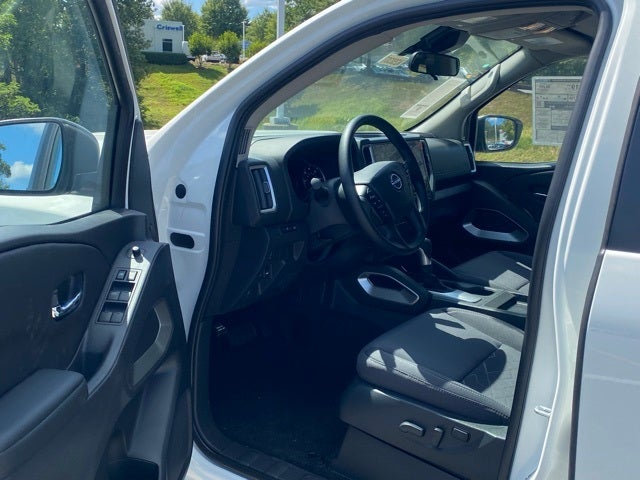 2025 Nissan Frontier Crew Cab SV