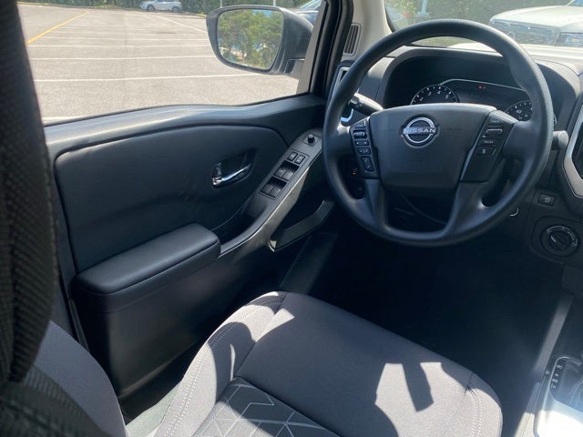2025 Nissan Frontier Crew Cab SV