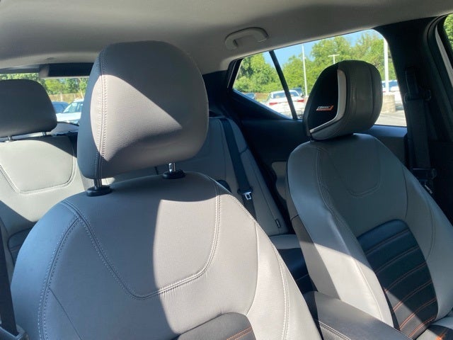 2022 Nissan Kicks SR