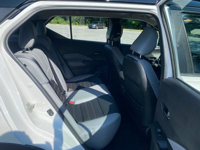 2022 Nissan Kicks SR