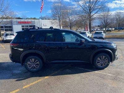 2025 Nissan Pathfinder SV