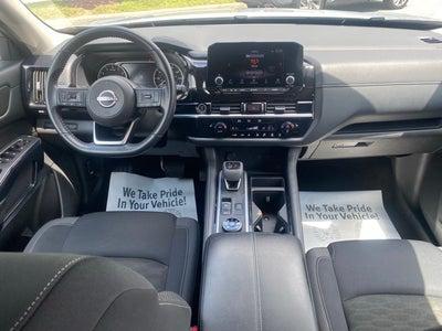 2024 Nissan Pathfinder SV