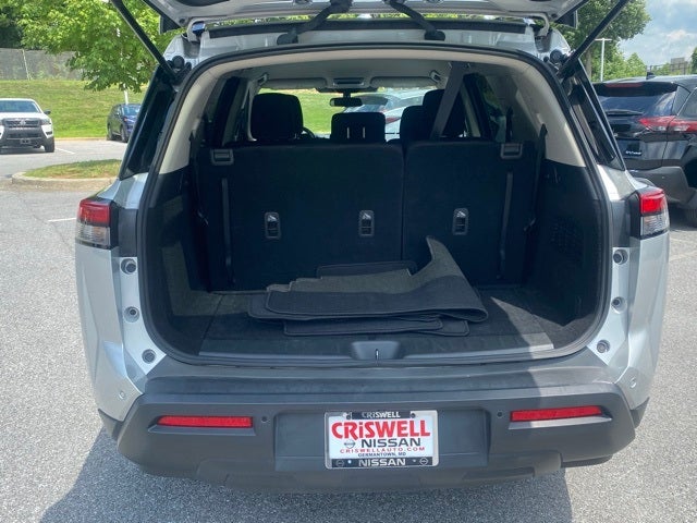 2024 Nissan Pathfinder SV