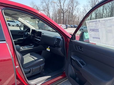 2026 Nissan Pathfinder SV