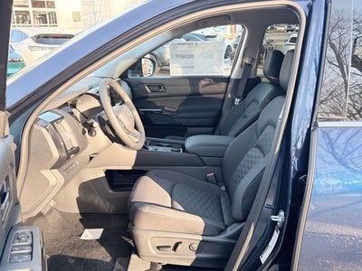 2026 Nissan Pathfinder SV