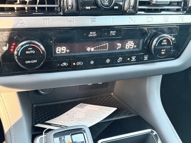 2026 Nissan Pathfinder SV