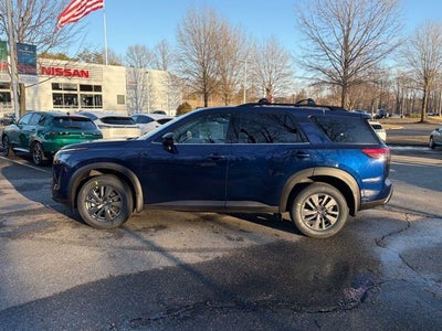 2026 Nissan Pathfinder SV