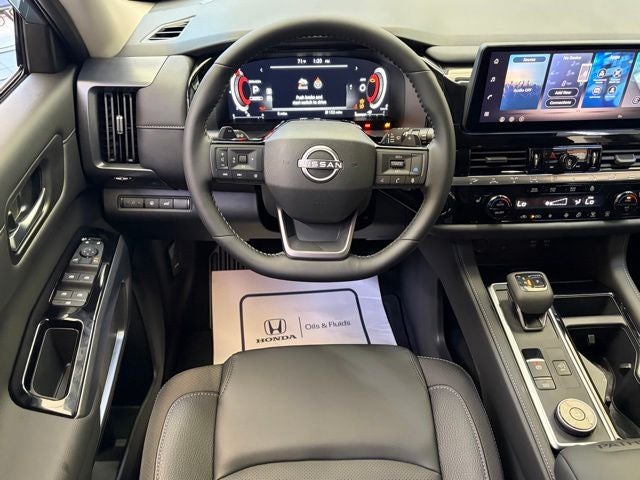 2026 Nissan Pathfinder SL