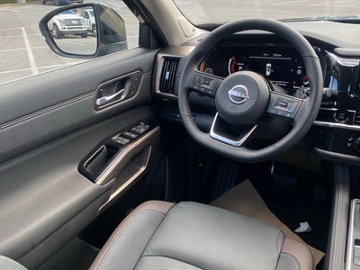 2025 Nissan Pathfinder Platinum