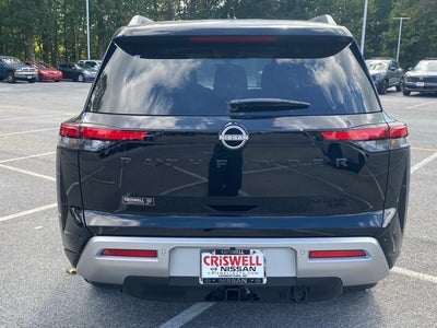 2025 Nissan Pathfinder Platinum