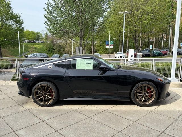 2026 Nissan Z Heritage Edition (Z32 Midnight Purple)