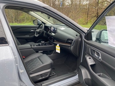 2025 Nissan Rogue Platinum